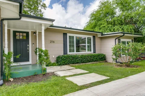 $370,000 | 216 Lyman Drive, Terrell Hills, TX 78209