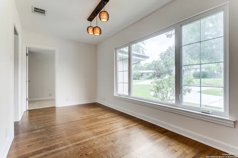 $370,000 | 216 Lyman Drive, Terrell Hills, TX 78209