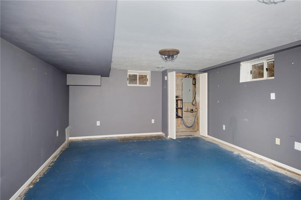 3801 Greenfield Road Allison Park, PA 15101 - Photo 29 of 39 wooden floor in an empty room with a window
