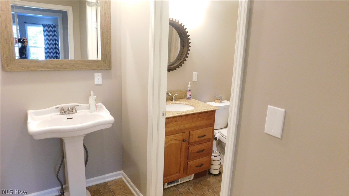 24634 Chardon Road Cleveland, OH 44143 - Photo 9 of 10 Gallery Image 9