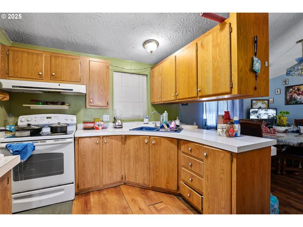 $275,000 | 10511 Lower River Road, Grants Pass, OR 97526