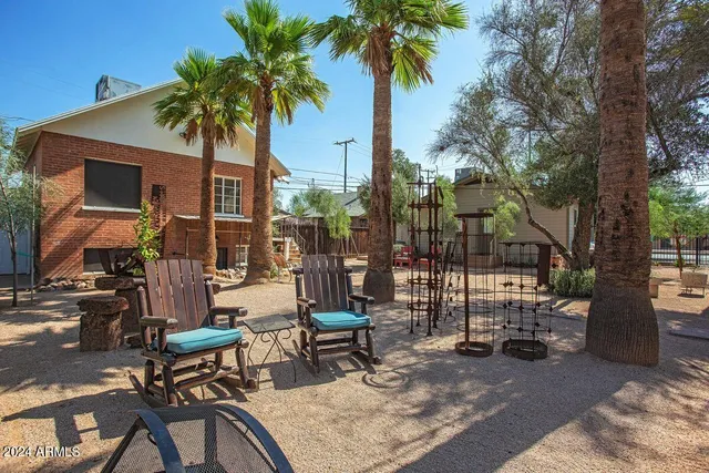 a view of outdoor space yard and porch