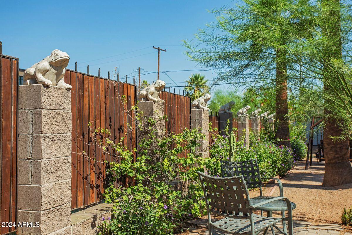 1030 East Polk Street Phoenix, AZ 85006 - Photo 32 of 33 a view of balcony with chairs