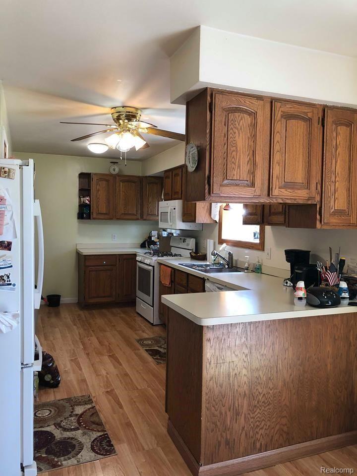 11932 Dunham Road Hartland, MI 48353 - Photo 12 of 29 52967912_2389827784394888_4999788789531410432_n.jpg