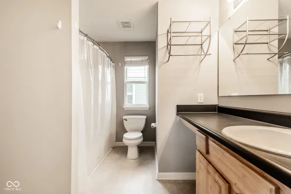 $3,200 | 2525 Central Avenue, Indianapolis, IN 46205