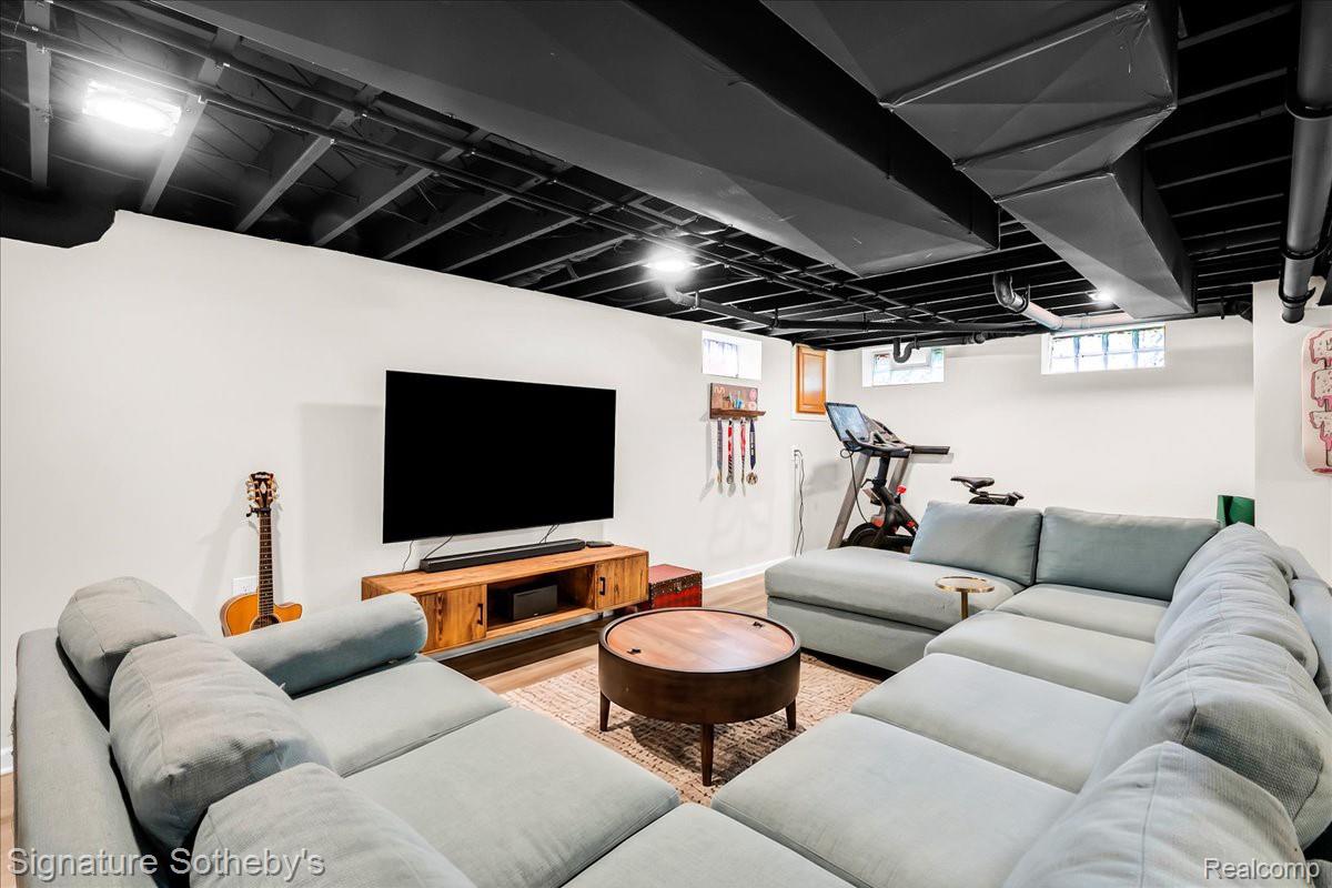3210 Harvard Road Royal Oak, MI 48073 - Photo 18 of 21 23-3210 Harvard Rd-23.jpg