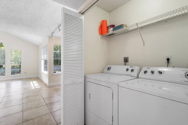 $2,300 | 1275 Crystal Way, Unit B, Delray Beach, FL 33444