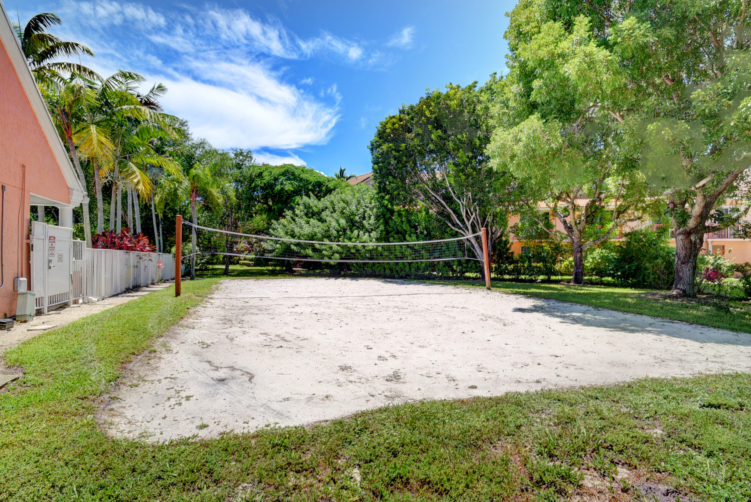 1275 Crystal Way, Unit B Delray Beach, FL 33444 - Photo 34 of 37 a view of backyard with green space
