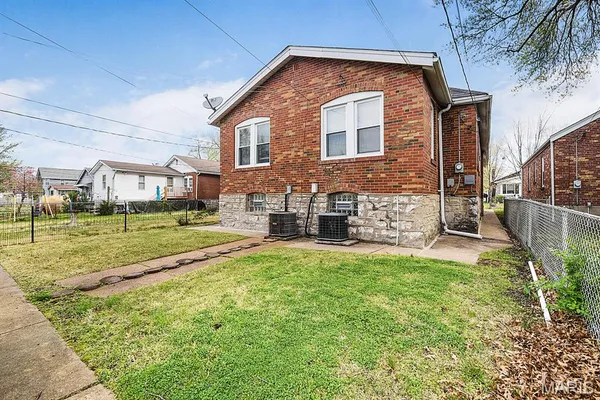 $299,900 | 5404-5406 Robert Avenue, St. Louis, MO 63109