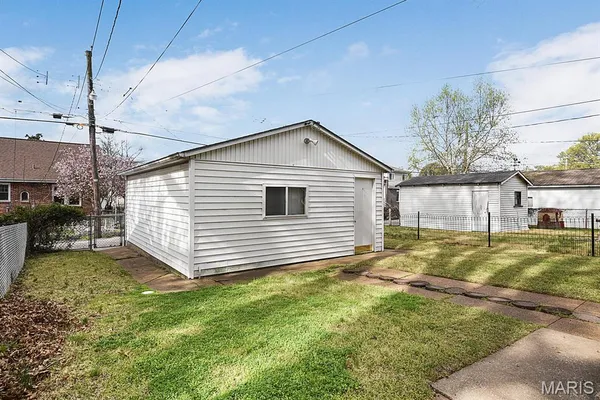 $299,900 | 5404-5406 Robert Avenue, St. Louis, MO 63109