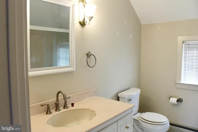 $1,950 | 40 Hidden Cove Drive, Southampton, PA 18966