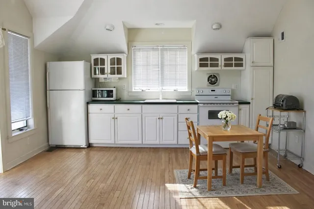 $1,950 | 40 Hidden Cove Drive, Southampton, PA 18966