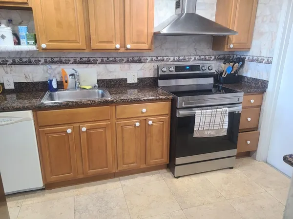 $1,600 | 3050 North Palm Aire Drive, Unit 504, Pompano Beach, FL 33069