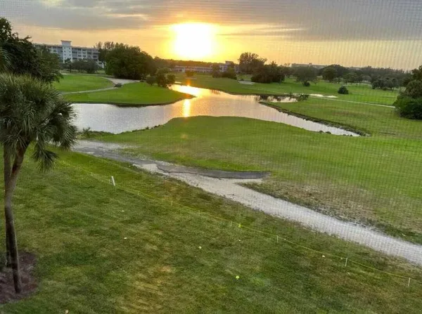 $1,600 | 3050 North Palm Aire Drive, Unit 504, Pompano Beach, FL 33069