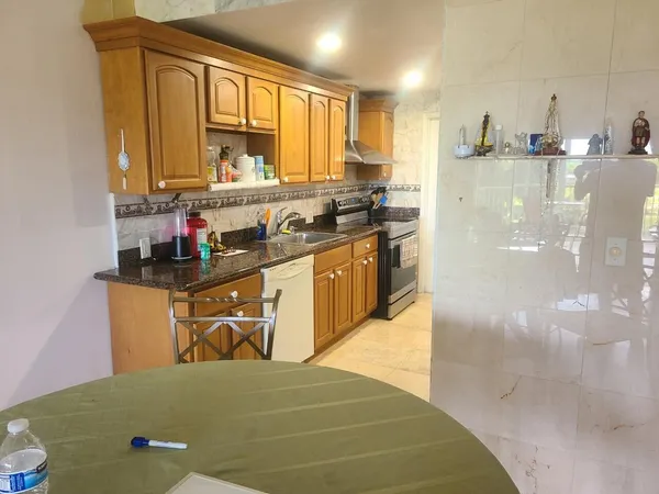 $1,600 | 3050 North Palm Aire Drive, Unit 504, Pompano Beach, FL 33069