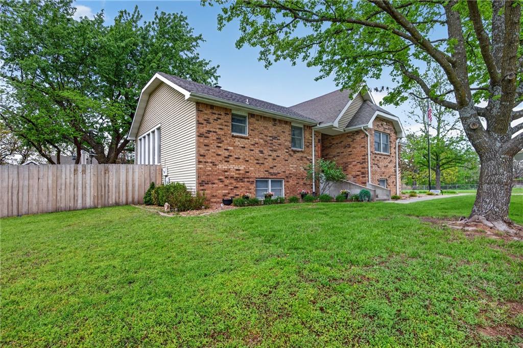 18916 South 1488th Road Nevada, MO 64772 - Photo 3 of 52