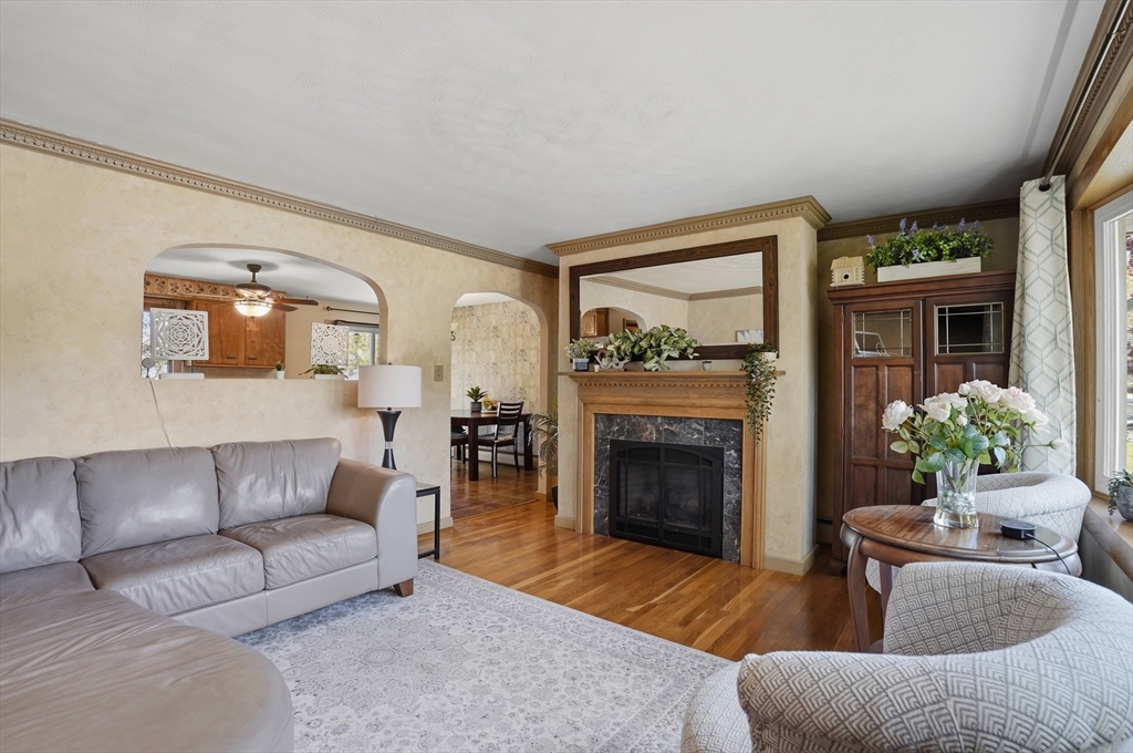 15 Birmingham Road Worcester, MA 01606 - Photo 6 of 39 Gallery Image 6