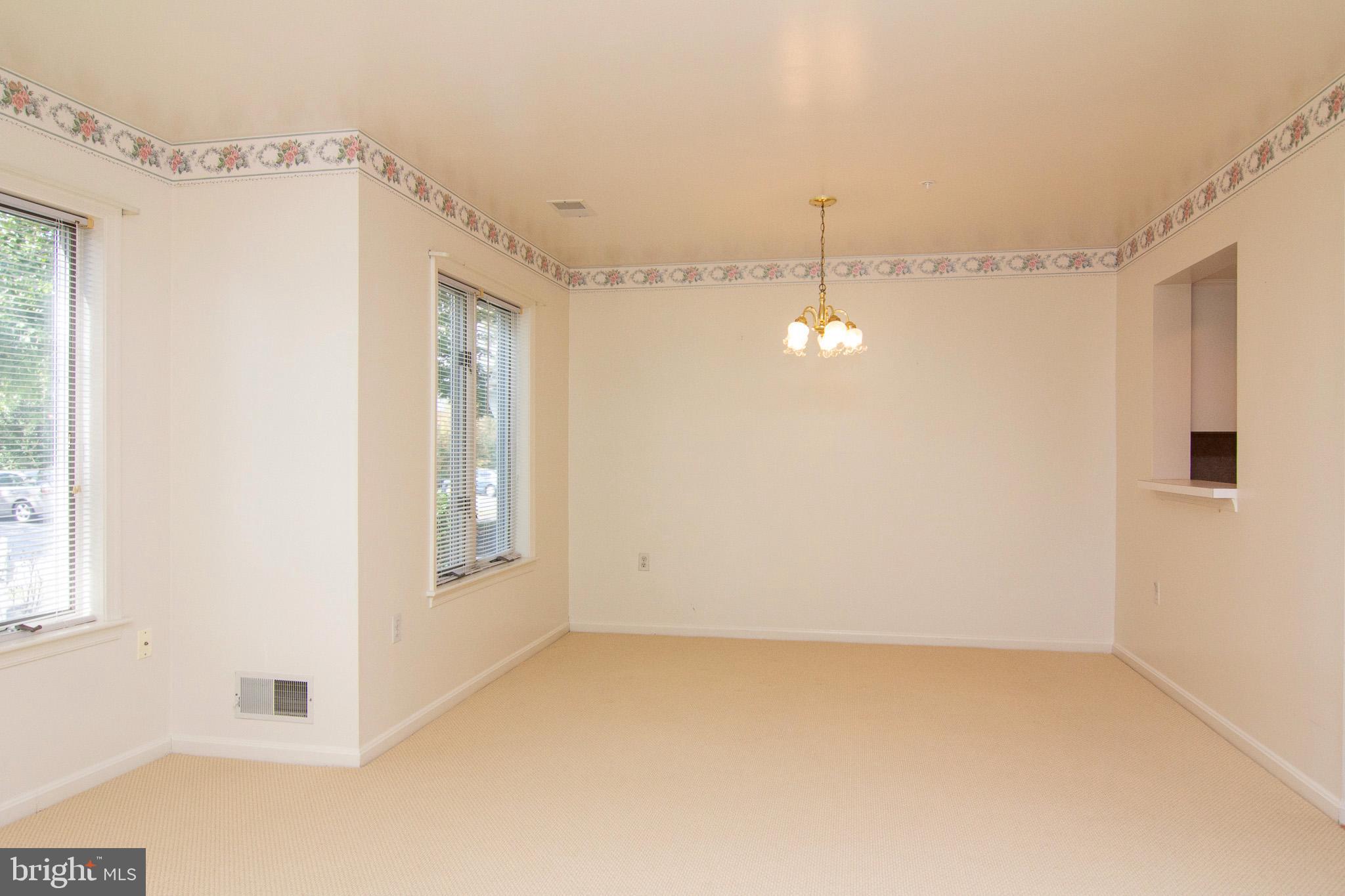 425 Pleasanton Road, Unit C14 Westminster, MD 21157 - Photo 14 of 28 Dining Room is 11 x 8