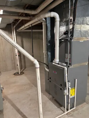 a view of walk in entryway