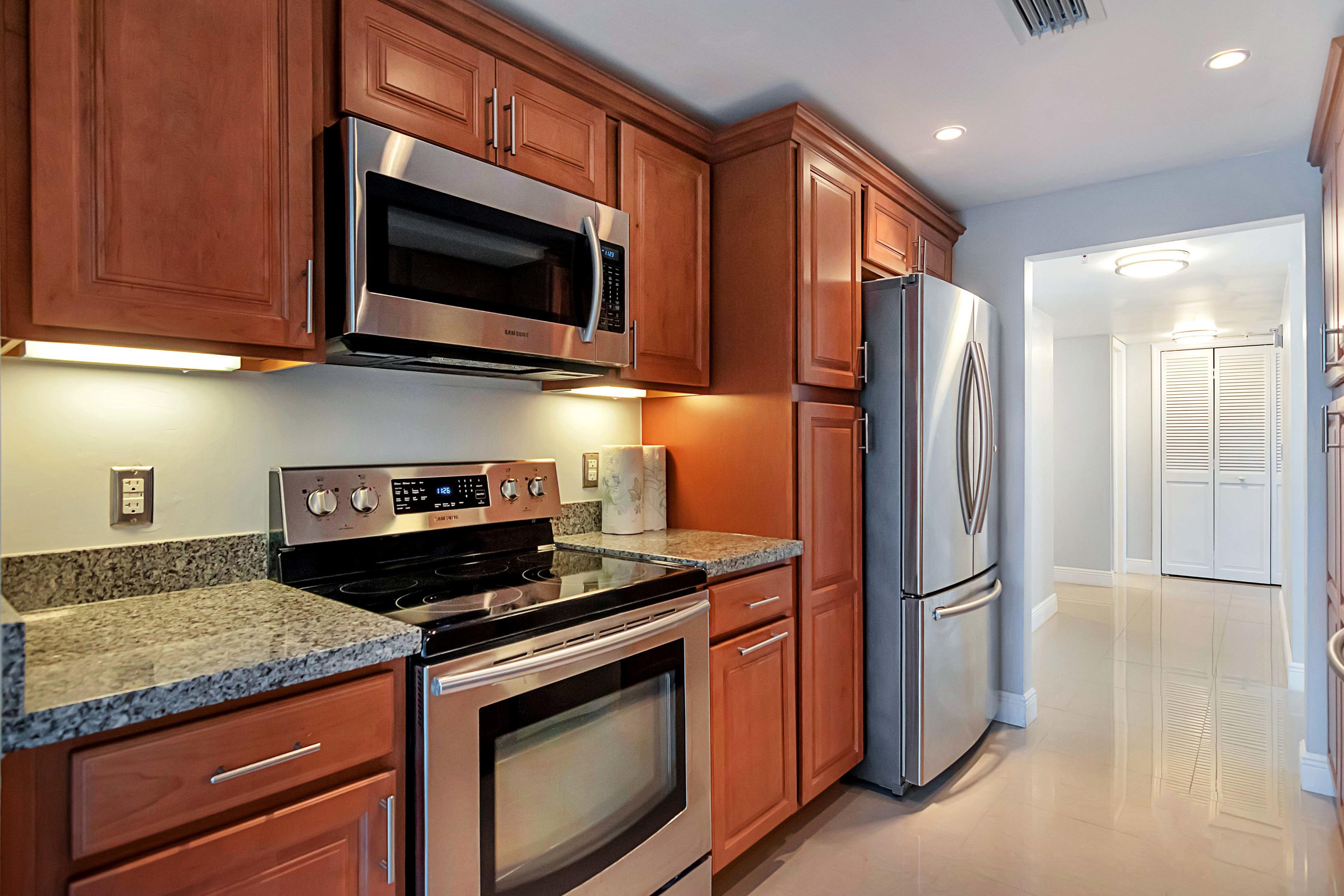 859 Jeffery Street, Unit 214 Boca Raton, FL 33487 - Photo 3 of 35 DSC_0834
