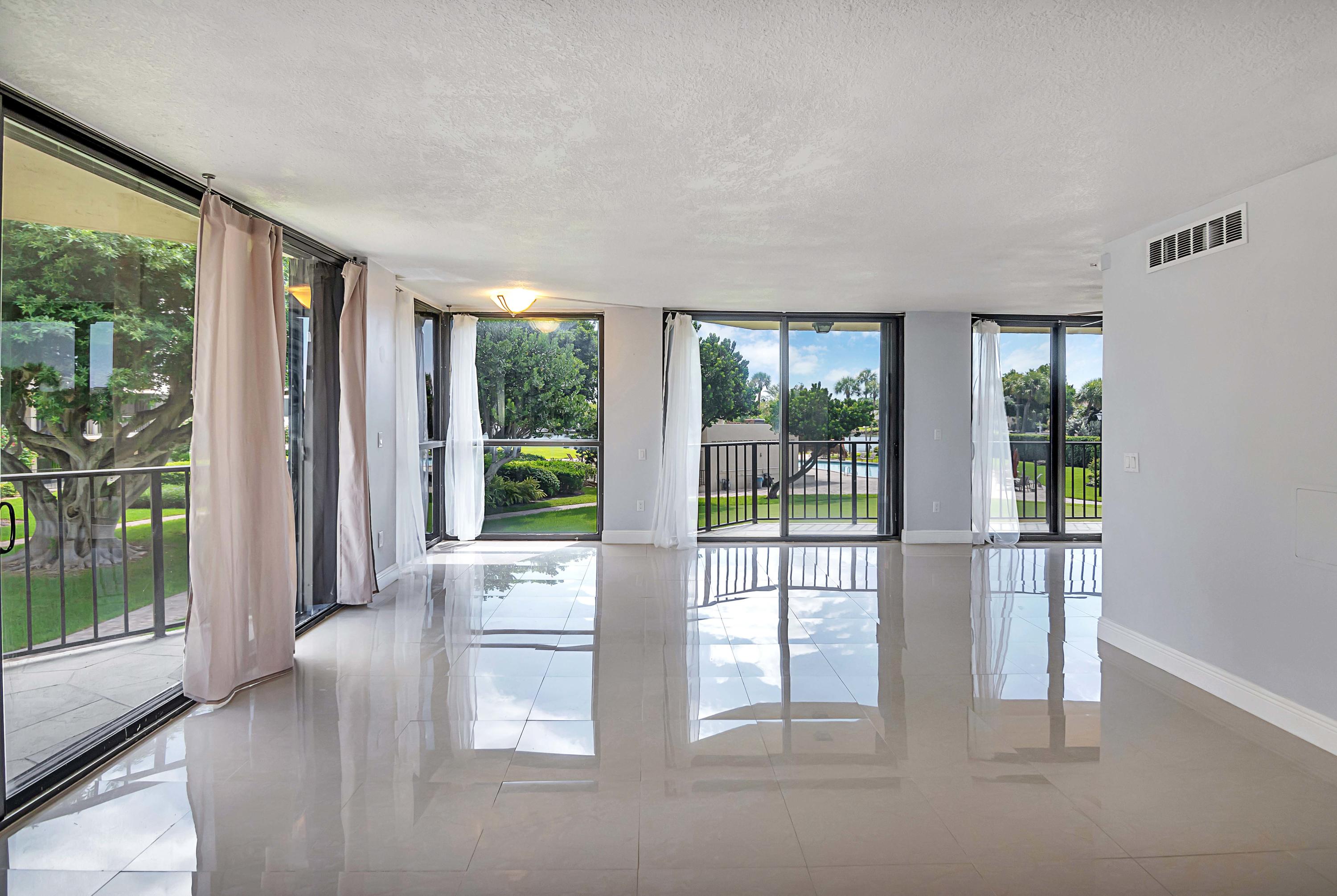 859 Jeffery Street, Unit 214 Boca Raton, FL 33487 - Photo 6 of 35 DSC_0840