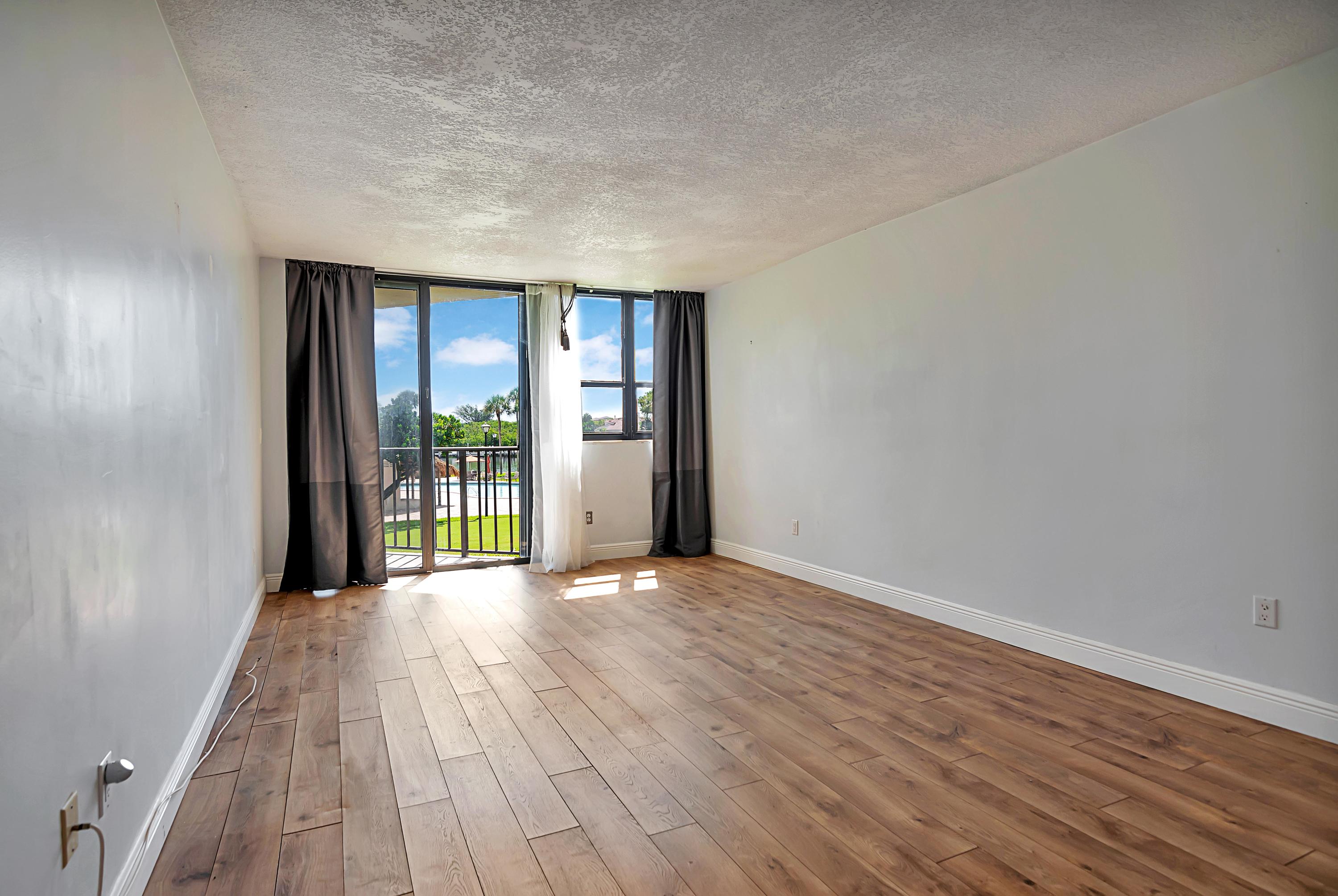 859 Jeffery Street, Unit 214 Boca Raton, FL 33487 - Photo 8 of 35 DSC_0807