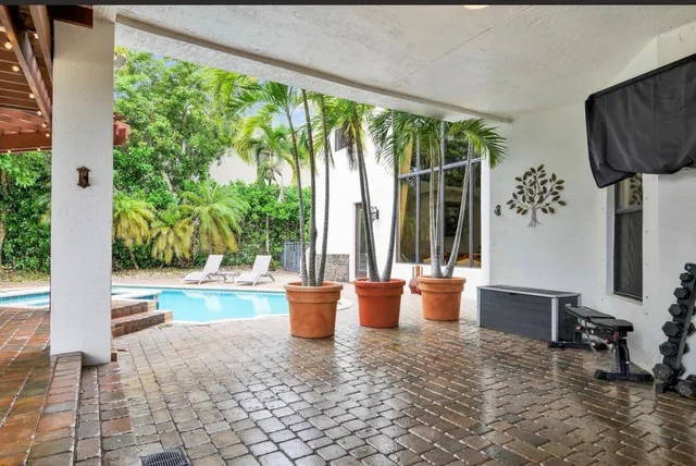 $9,000 | 10703 Versailles Boulevard, Wellington, FL 33449