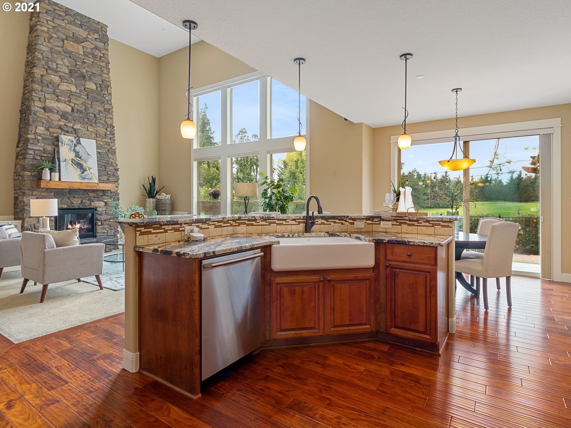 28575 Southwest Mountain Road West Linn, OR 97068 - Photo 12 of 32 Gallery Image 12