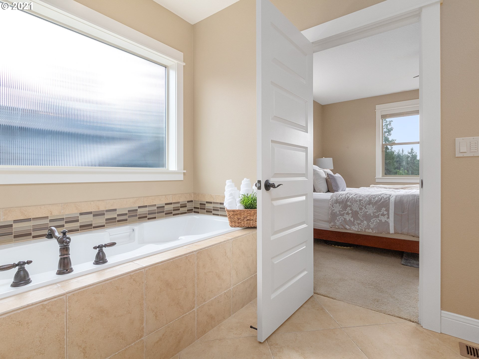 28575 Southwest Mountain Road West Linn, OR 97068 - Photo 19 of 32 Gallery Image 19