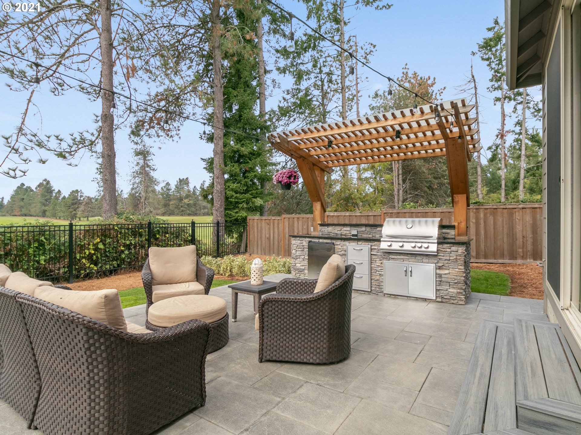 28575 Southwest Mountain Road West Linn, OR 97068 - Photo 26 of 32 Gallery Image 26
