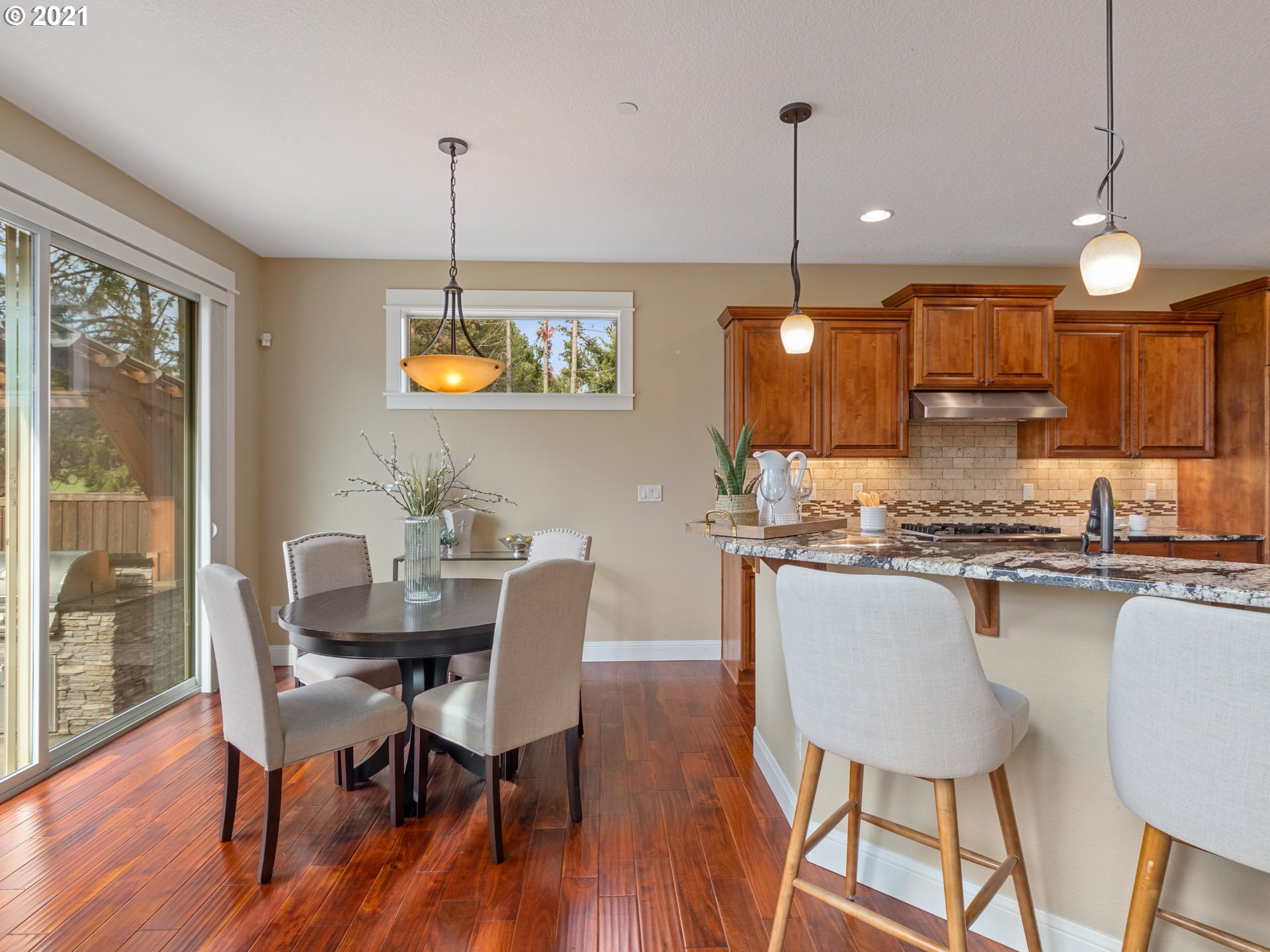 28575 Southwest Mountain Road West Linn, OR 97068 - Photo 10 of 32 Gallery Image 10