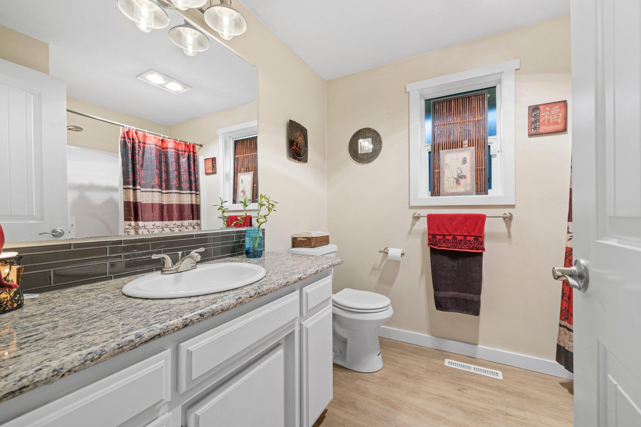 2501 Roberts Road Medford, OR 97504 - Photo 21 of 31 21-web-or-mls-WCI_7048