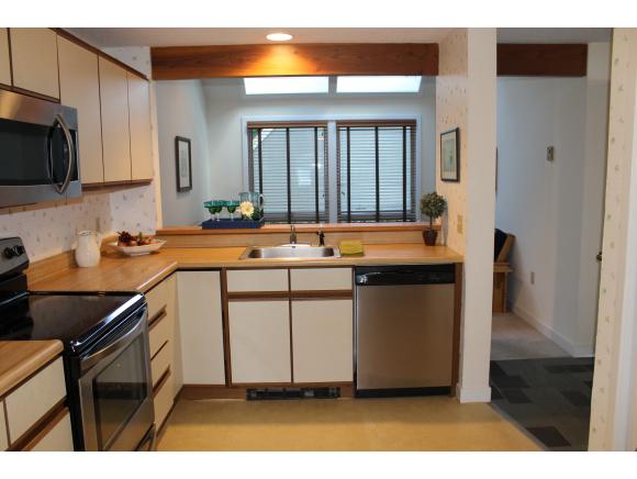 34 Point Breeze Road, Unit 34 Wolfeboro, NH 03894 - Photo 6 of 19