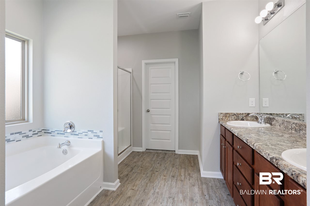 16841 Feder Drive Foley, AL 36535 - Photo 11 of 22 Master Bath