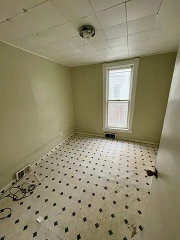 $360,000 | 2921 33rd Avenue South, Minneapolis, MN 55406