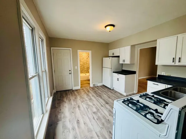 $360,000 | 2921 33rd Avenue South, Minneapolis, MN 55406