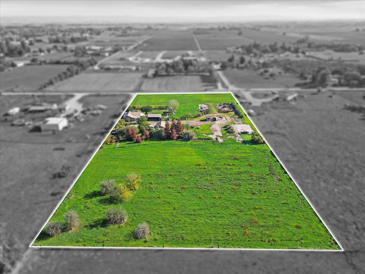 23707 North Graham Road Acampo, CA 95220 - Photo 33 of 37 a view of a outdoor space