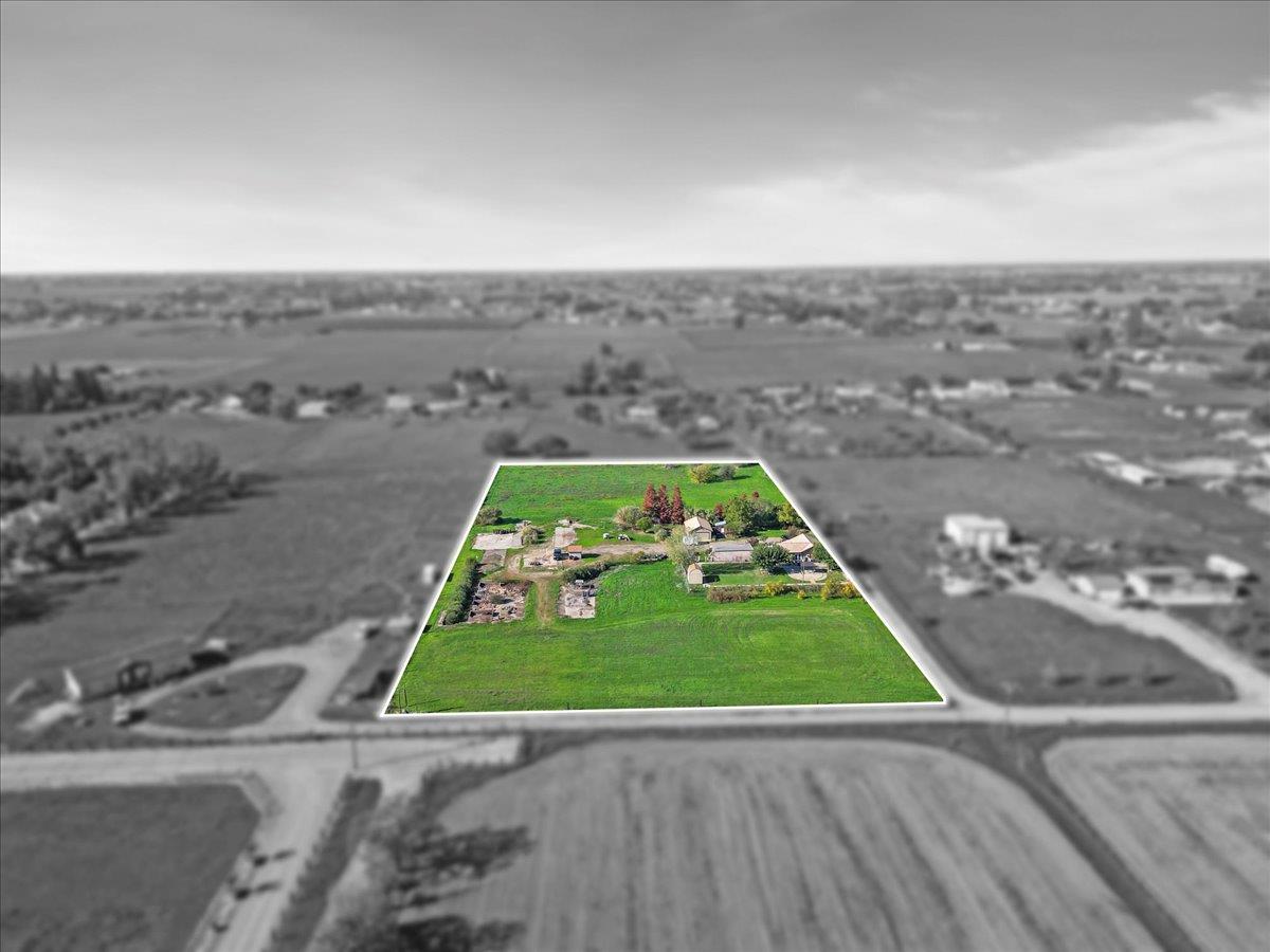 23707 North Graham Road Acampo, CA 95220 - Photo 36 of 37 an aerial view of a pool