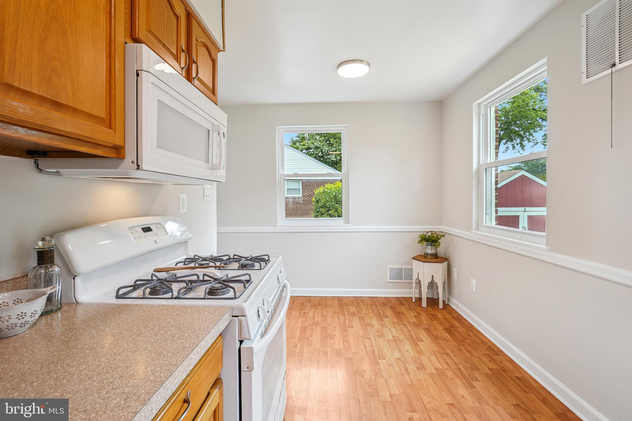 3608 Everton Street Silver Spring, MD 20906 - Photo 10 of 27 Eat-In/ Table Space Kitchen