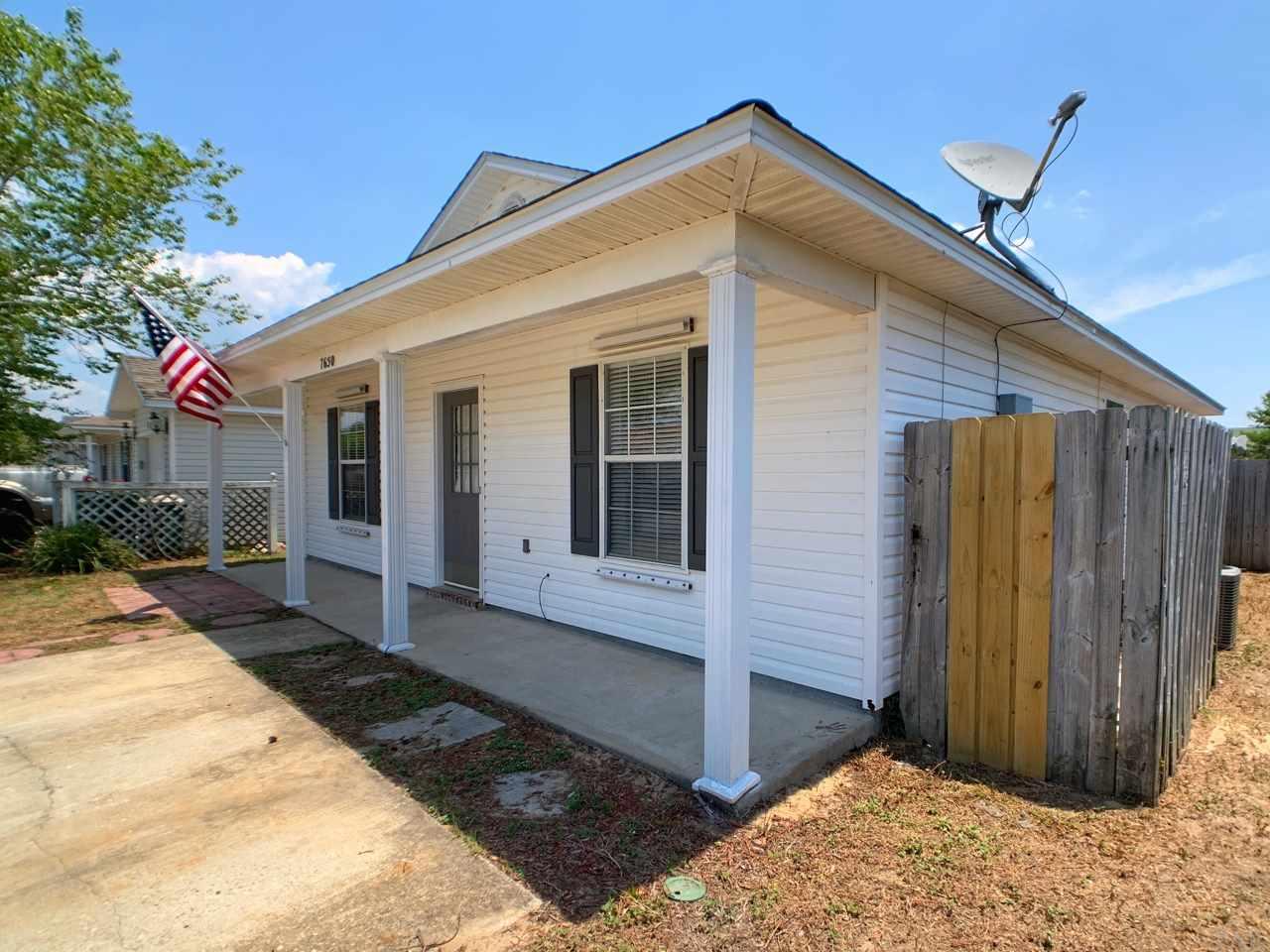 7650 Chablis Circle Navarre, FL 32566 - Photo 3 of 35