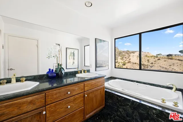 $10,500 | 8546 Hillside Avenue, Los Angeles, CA 90069