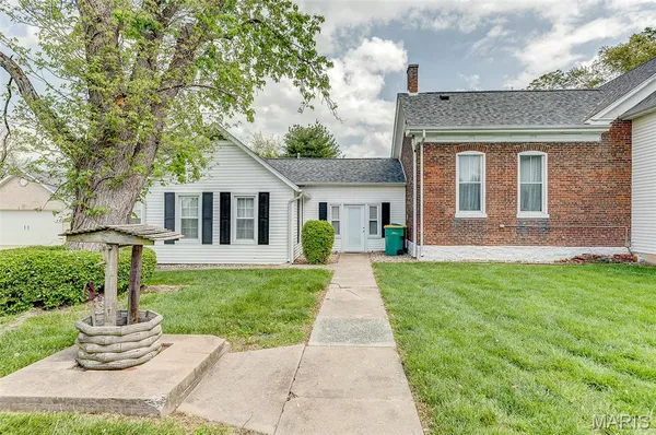 $424,500 | 339 East Mill Street, Millstadt, IL 62260