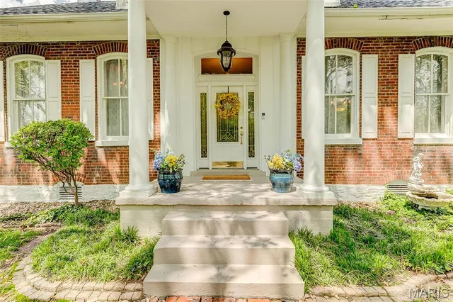 $424,500 | 339 East Mill Street, Millstadt, IL 62260