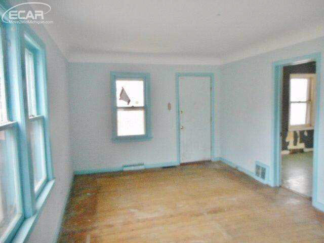 2502 Branch Road Flint, MI 48506 - Photo 5 of 18 21245453-4.JPG