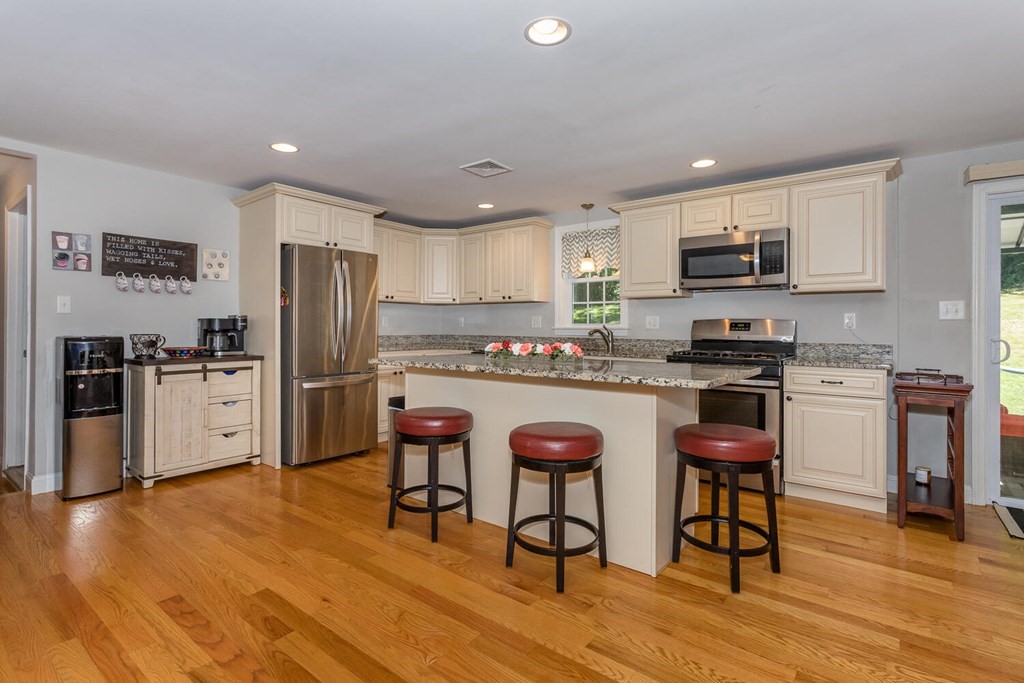 8 Edith Road Framingham, MA 01701 - Photo 6 of 22