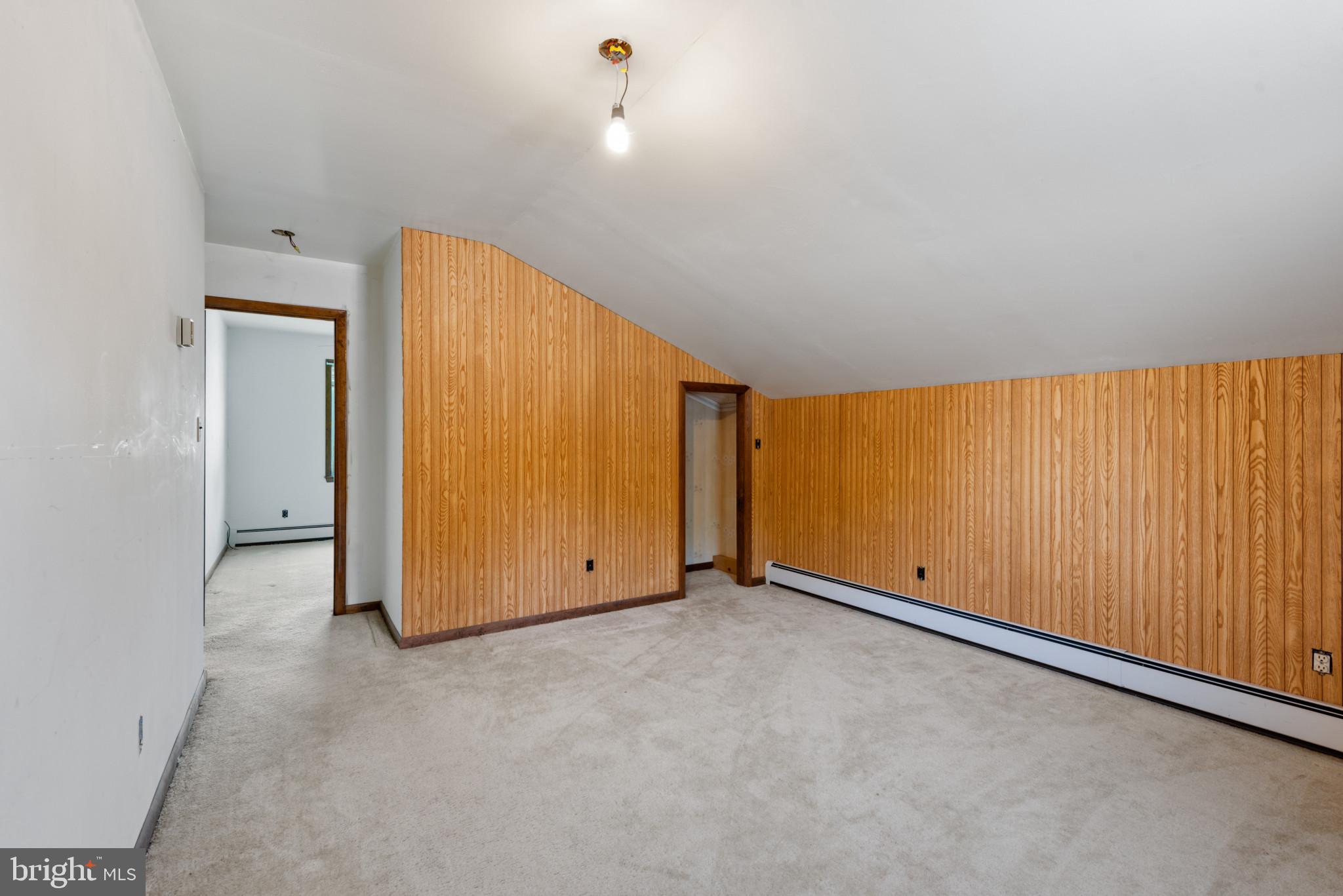 7622 Old Battle Grove Road Dundalk, MD 21222 - Photo 18 of 36 2nd floor living area