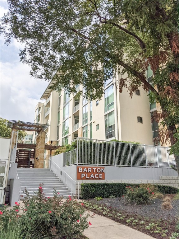 1600 Barton Springs Road, Unit 1407 Austin, TX 78704 - Photo 38 of 38 a sign on the side of a road