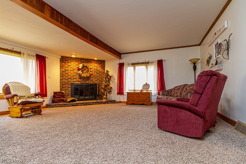 22630 Georgetown Road Homeworth, OH 44634 - Photo 9 of 35 Very large great room 21x19, with newer carpet and paint