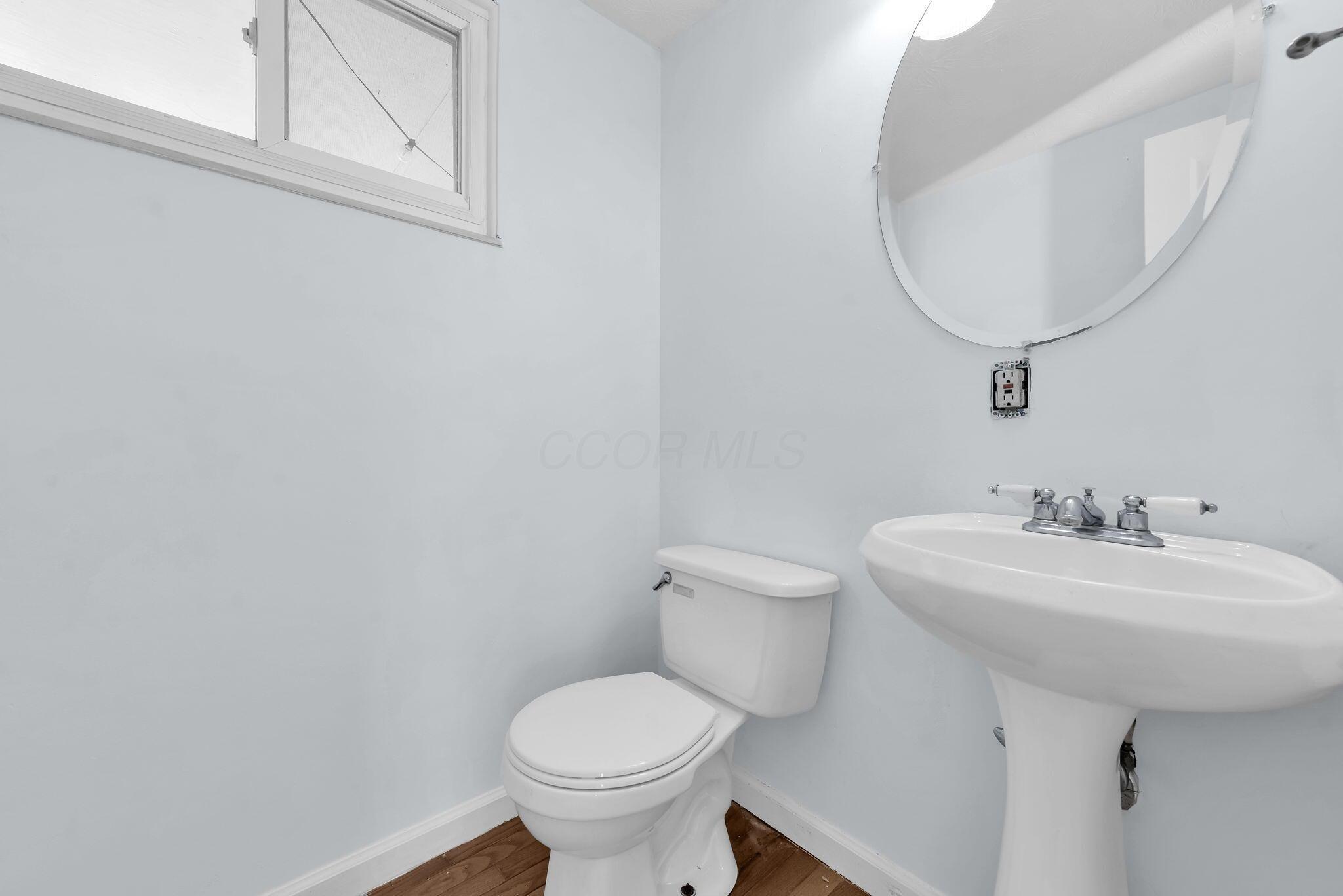 3246 Latonia Road Columbus, OH 43232 - Photo 7 of 39 7-web-or-mls-3246-latonia-rd