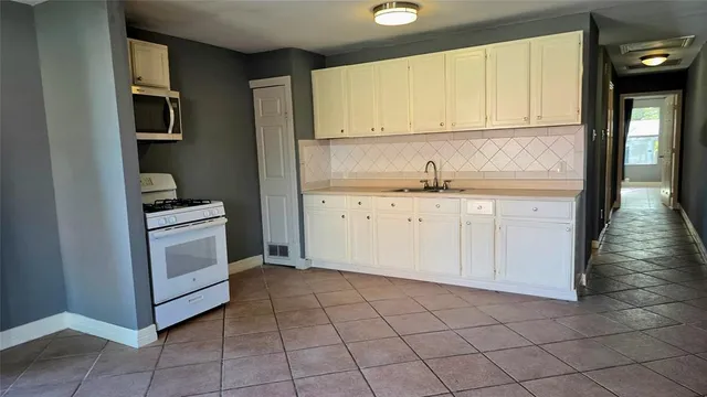 $1,500 | 1417 College Street, Grand Prairie, TX 75050